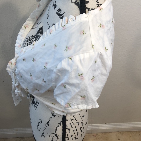 Brandy Melville tie front top - Picture 6 of 11